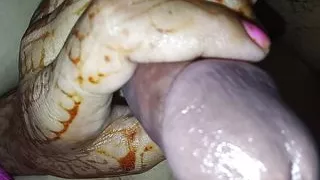 Indian Anita baby fucking in train close window