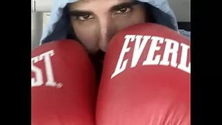 Shadow boxing (Cum show)