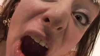 Ins eigene Fickmaul gepisst