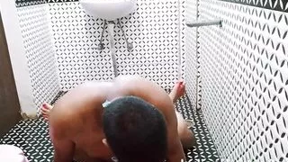 Married Indian Couple On Vacation Having Sex While Taking Shower In Desi Oyo Hotel - Hindi Audio