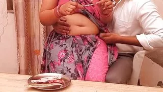 Rakhi Special-Soteli Behan ko godh me bitha kar bandhwayi rakhi