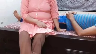 Desi kaam wali ki maalik ne khoob chut mari - house owner and desi Indian maid sex with hindi audio