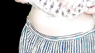 Aapne girl friend ki choot ka maja liya maalish k bahane