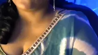 Hot Sensuous Bhabhi Girl Fulfills Her Sex Desire by Opening Her Clothes, Pressing Her Boobs and Drying Her Boobs