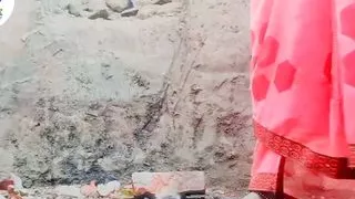 Desi Village Bhabhi Saree Fingering and Boobs