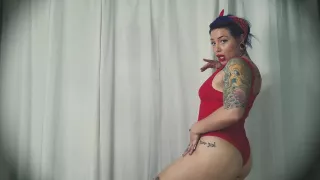 Presents Striptease Sunday - All About That Bass With Dahlia Dee