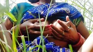 Desi Bhabhi  Village Lover outdoor cute, Delia