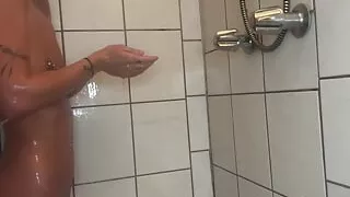 Goth Babe Playing In The Bathroom! Full Video Link In Bio!