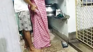 Biwi ki MMS, Padosi ne kitchen me chod ke gaya