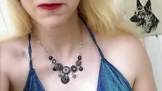 Come play with me at the Rouge et Noir club