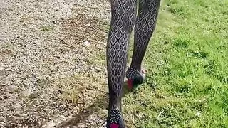 Lady Oups Outdoor Flashing in Chantilly Castle