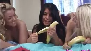 Blowjob Instructions from 3 hot girls