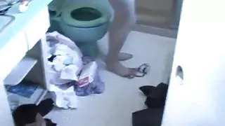 Girlfriend gets a big load of cum on her face