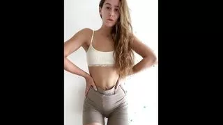 Pretty Amateur Filming Herself Mastrubating Her Sexy Pussy And Teasing