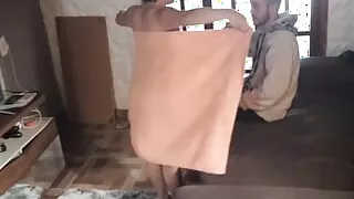 naughty married woman drops towel to seduce delivery man!