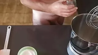 Cicci77, after making Pedro cum to reach 135 grams of sperm, prepares a super batch of "all sperm" meringues 45%