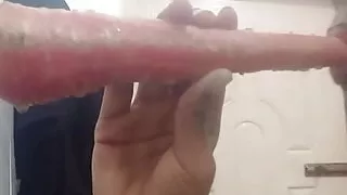 Pakistani femboy gives deepthroat to carrot