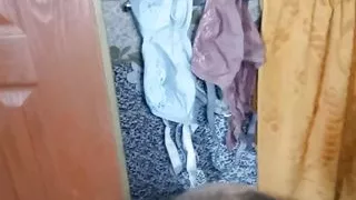 Bhari baji na apne chotay ko bar chori karnay ka bad rangay hathoun pakar liya, clear Urdu voice