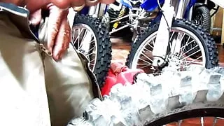 Blowing a Load on a Flat Dunlop Geomax MX 11 Tire on my YZ 250F