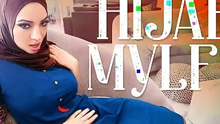 Muslim Step-sister-in-law Is Disturbed When She Sees Her Step-brother's Big Cock - Hijab MYLFs