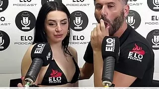 Almendra Overcomes The Ice Challenge In The Spicy Room