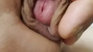 Jerk off in extreme close-up