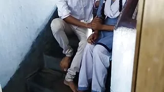 School khatam hone ke baad school ke siri me ghapaghap chudai