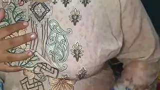 Desi bhabhi ko seduce kar ka chod diya jab bhai nahi they ghar per