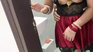 Devar Ne Bhabhi ko Bathroom Mein Piche Se Pakad Liya aur Kardi Bhabhi Ki Chut Chudai