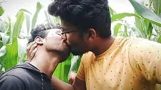 This is a romantic journey from the time my friend and I left the house and went to the corn field. This is a funny story -Hindi