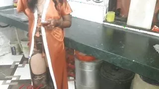 Bhabhi ne kitchen me garda machaya, sex in kitchen.