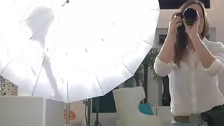 Solo hottie Jenna J Ross finger fucks her shaved pussy