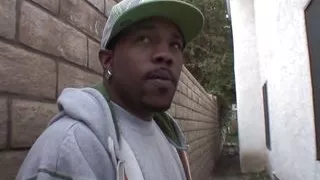 Gorgeous hottie Jordan Blue sucks shorty Mac's BBC