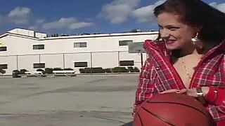 Horny Jessica Right and her friends enjoy an orgy