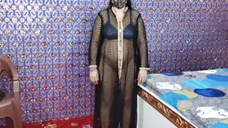 Beautiful Pakistani Punjabi Big Boobs Aunty Finering in Pussy