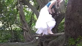 Sexy solo hottie madison young enjoys outdoor sex