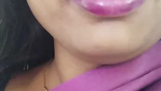 Desi Bhabhi Ne Chut Me Ring Pahni