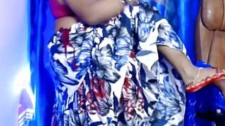 Desi Hot Sexy Beautiful Girl Opens Her Clothes and Bares Her Boobs and Does Erotic Dance.