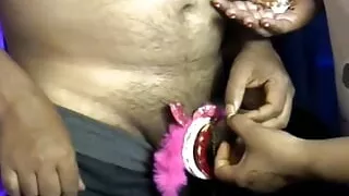 Desi Hot Lady Tied the Servant's Cock and Played with It After Applying Makeup