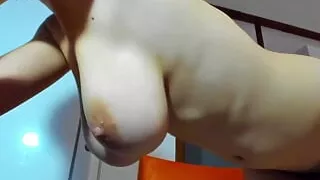 Hot boobs from side!