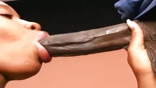 Black Couple Knows How to Reach Sexual Pleasure