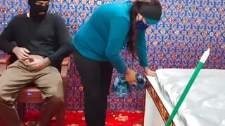 makan malik ne kam wali bai ko choda_ Big Ass Indian Maid Hard Fucking by her House Owner