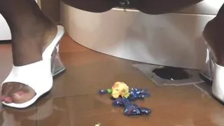 ebony pearl crush and pee on things