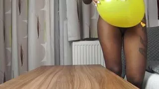 latina balloon ass crush