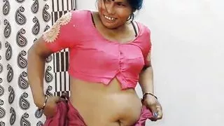 Desi kaamvali Bai ko Malik Ne Pehle Apna Lund Chusvaya Fir Usko Godi Bna Kr Lapa Lap Chut Mari