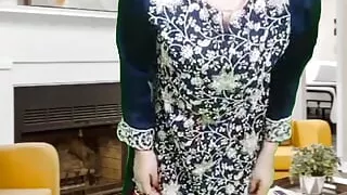 Muslim Girl Fingers Her Dripping Pussy Desi Sexy Wife Showing Big Boobs on Video Nasty