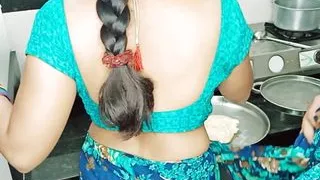 Komal julab jamun bana Rahi thi