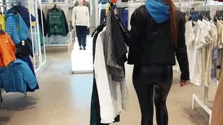 Horny Bitch Couldn't Stop the Desire and Took a Dick in Her Mouth in a Dressing Room