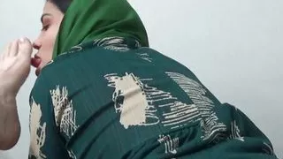 Horny Egyptian Stepmom Fucks Her 18 Years Old Stepson