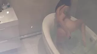 Watch my girlfriend give herself a strong orgasm with her dildo